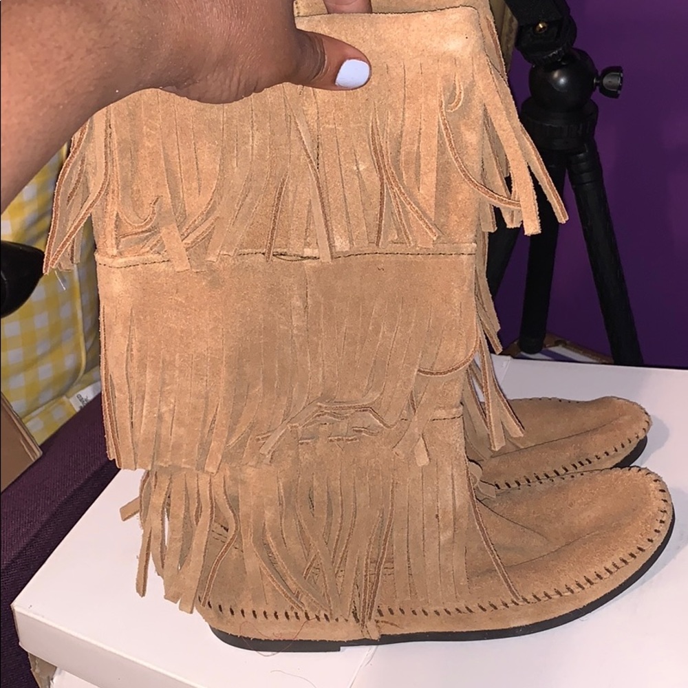 Women’s Minnetonka Boot Tan Fringe